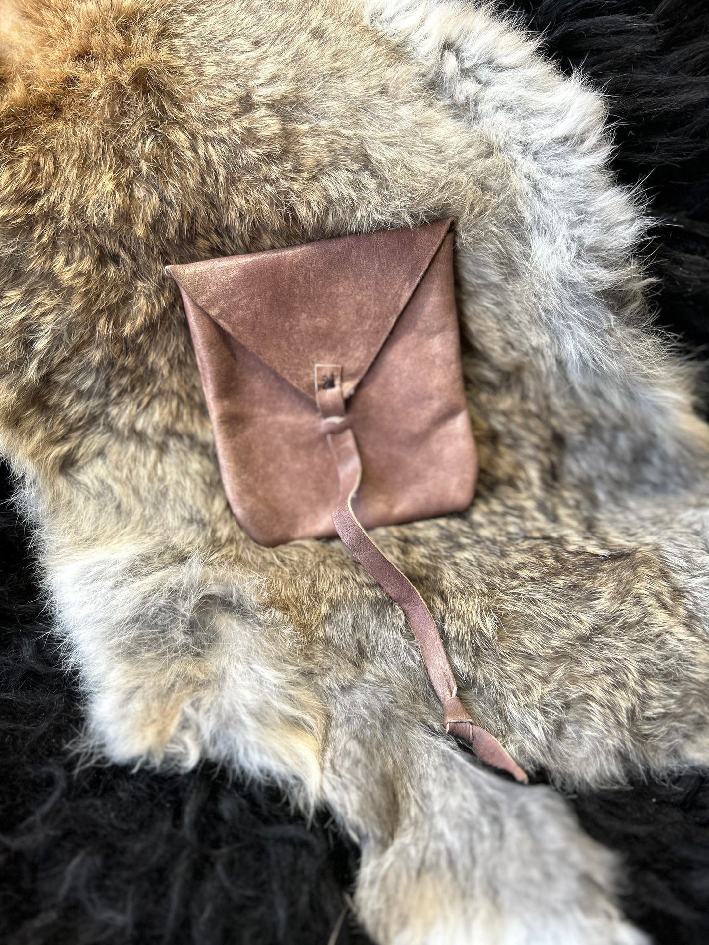 Elisenhof Pouch (700-800)