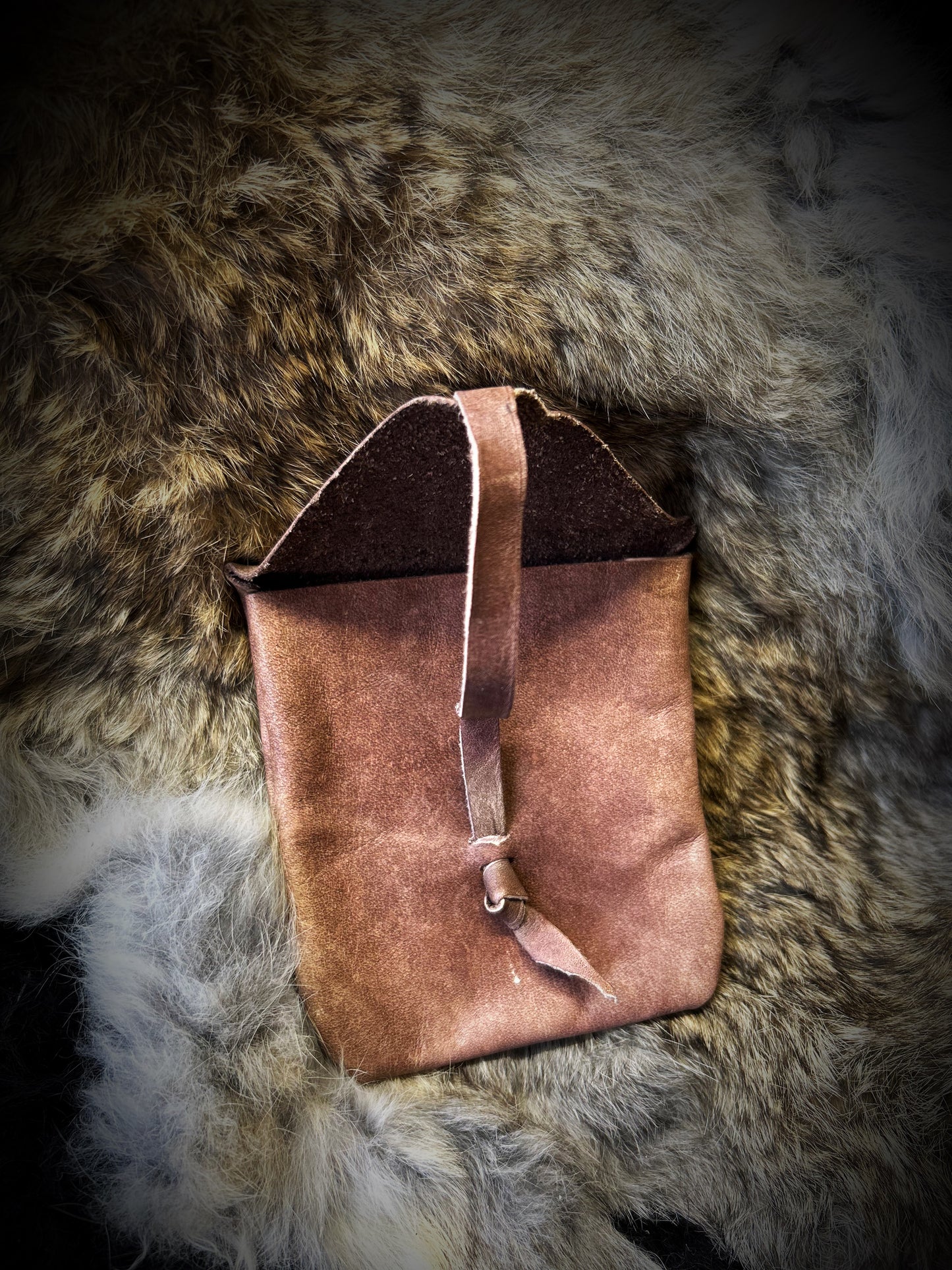 Elisenhof Pouch (700-800)